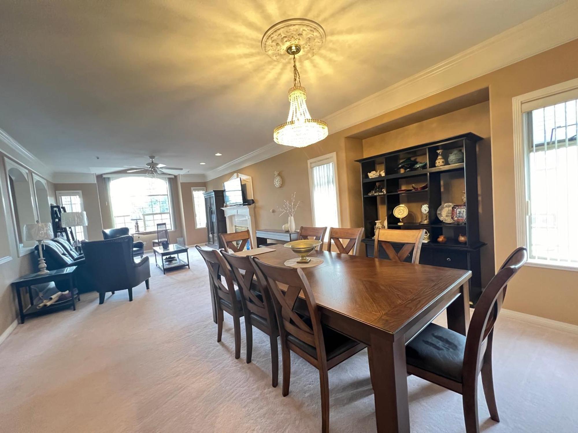 V.I.P. Club Apartment Surrey Bagian luar foto