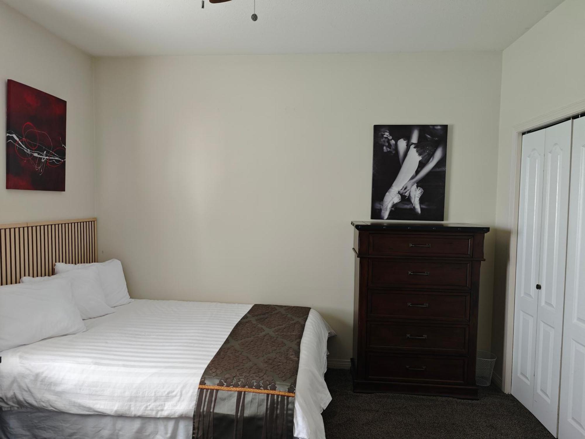 V.I.P. Club Apartment Surrey Bagian luar foto