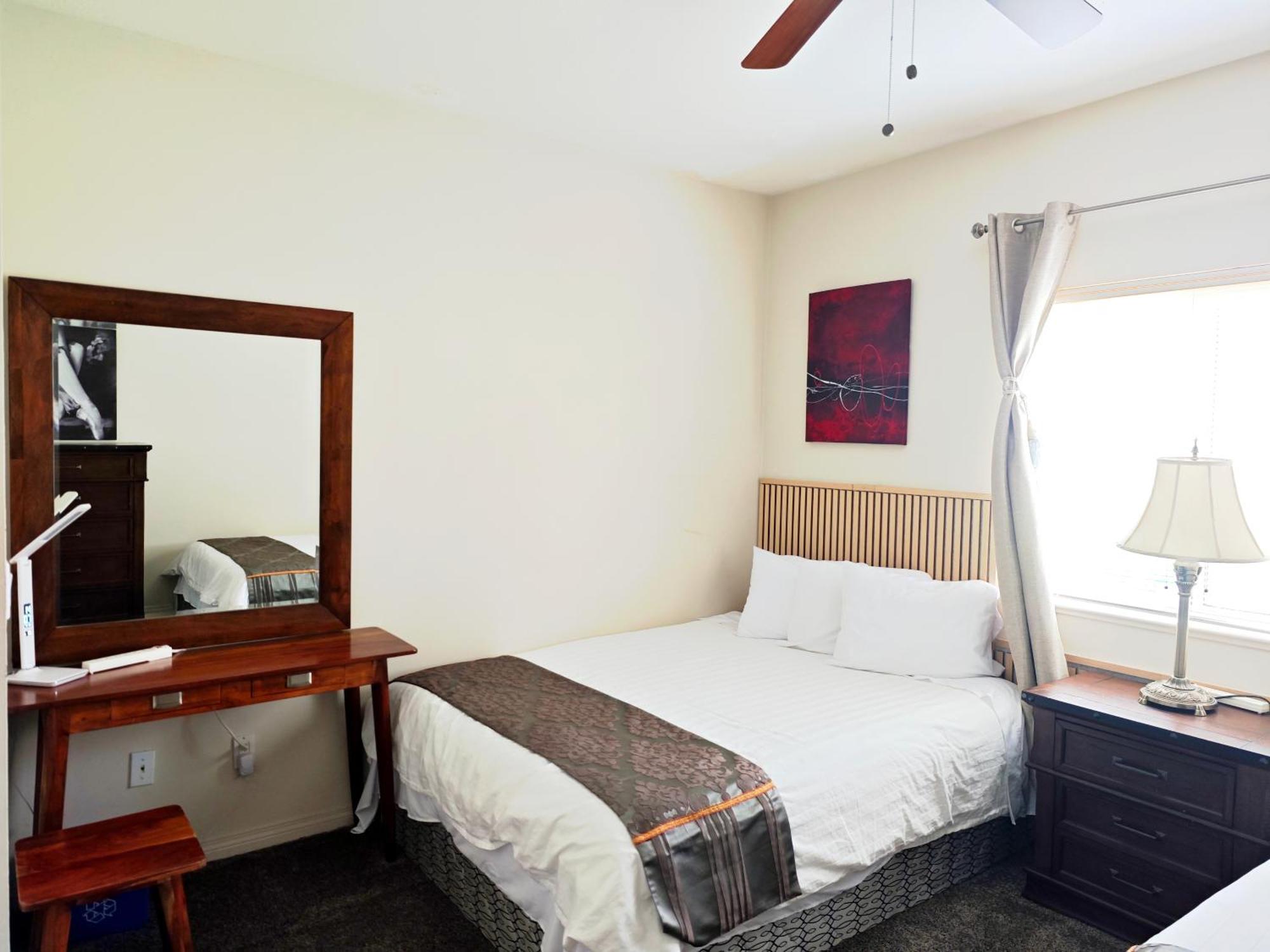 V.I.P. Club Apartment Surrey Bagian luar foto