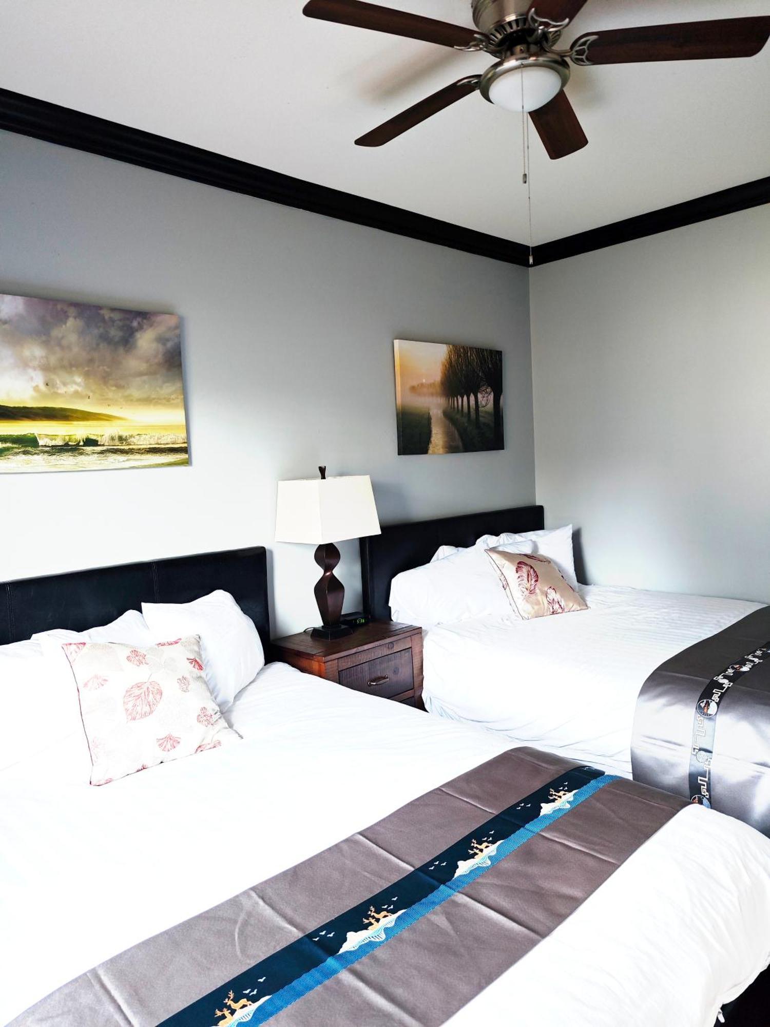V.I.P. Club Apartment Surrey Bagian luar foto